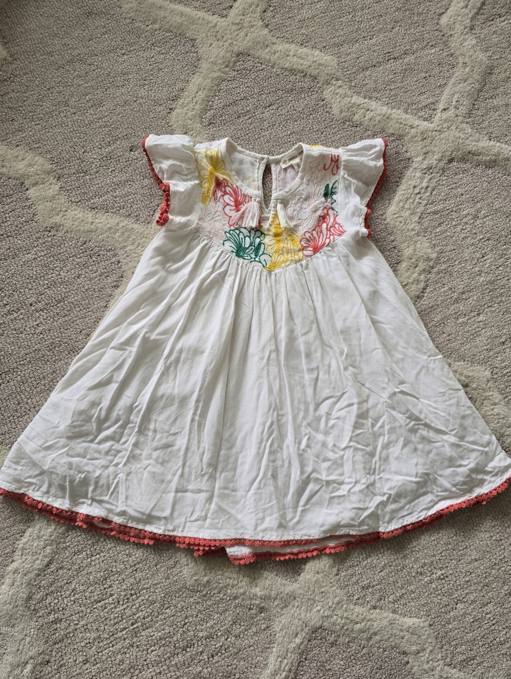 Tucker+Tate Girls White Embroidered Flutter Sleeve Dress with Coral Trim